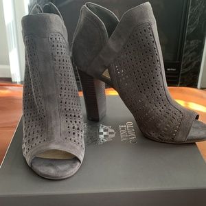 Women’s open toe booties